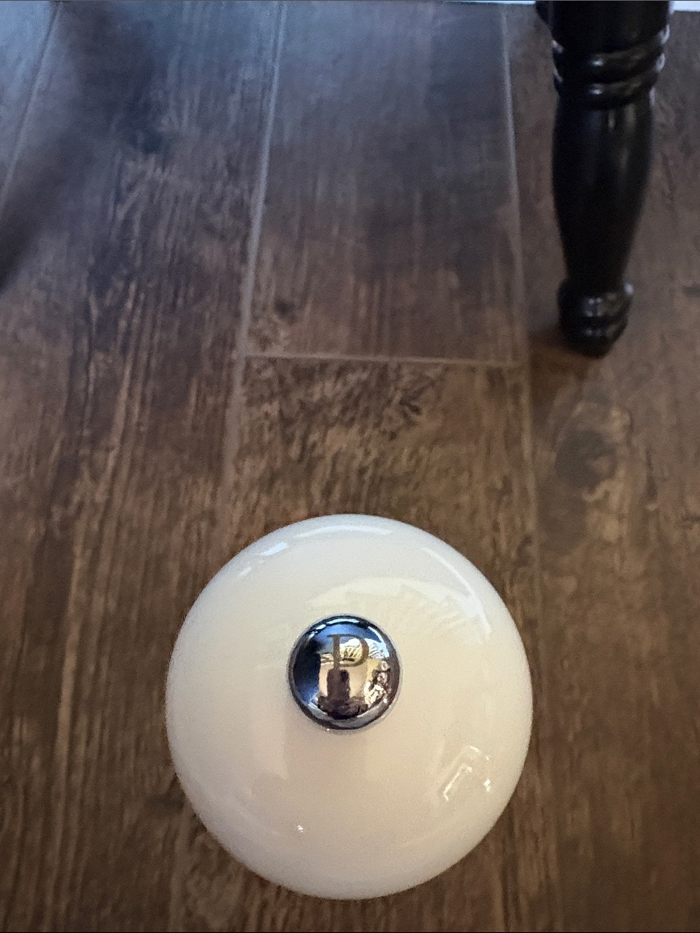 Addison Ross Glossy White pepper grinder - Picture 3 of 4